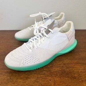 Nike Streetgato Indoor Soccer Shoes Green White Beige DC8466-102 Mens Size 9